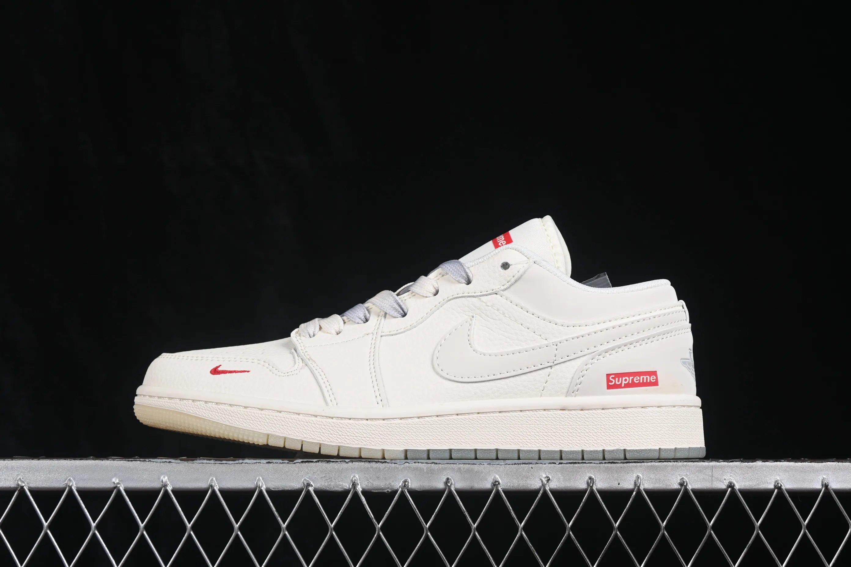 All categories Nk SB Dunk Series Nk SB Dunk Low High-end customized low-top sneakers Nike SB Dunk Low joint model High-end customized low-top casual skateboard shoes XX3168-175
